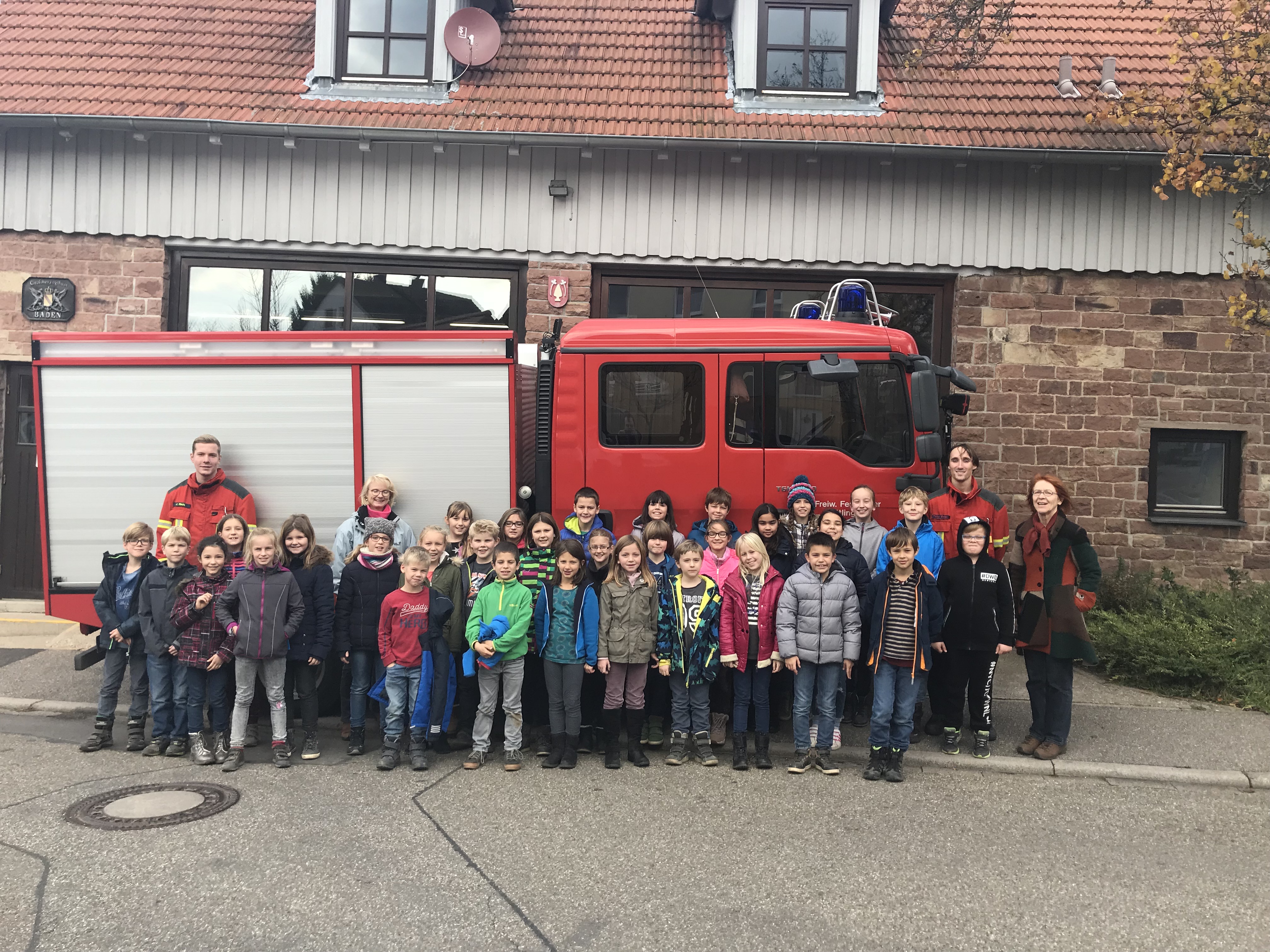 Grundschule Oberweier zu Besuch bei Ihrer Feuerwehr